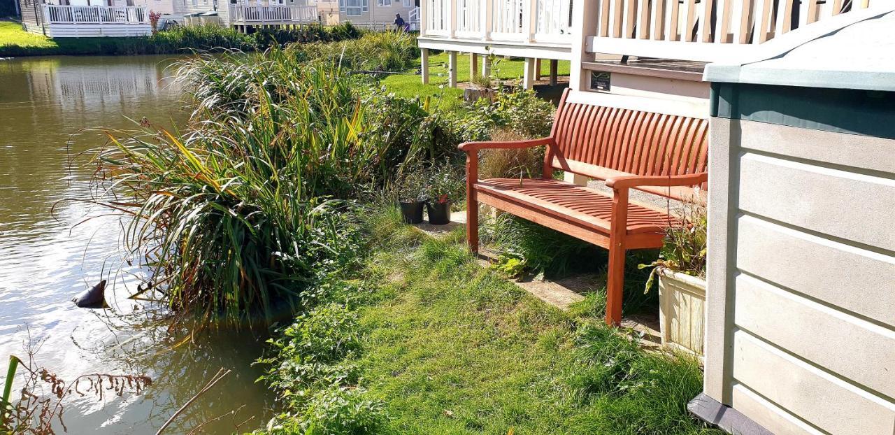 Lakeside Cotswold Holiday Home Cirencester Kültér fotó