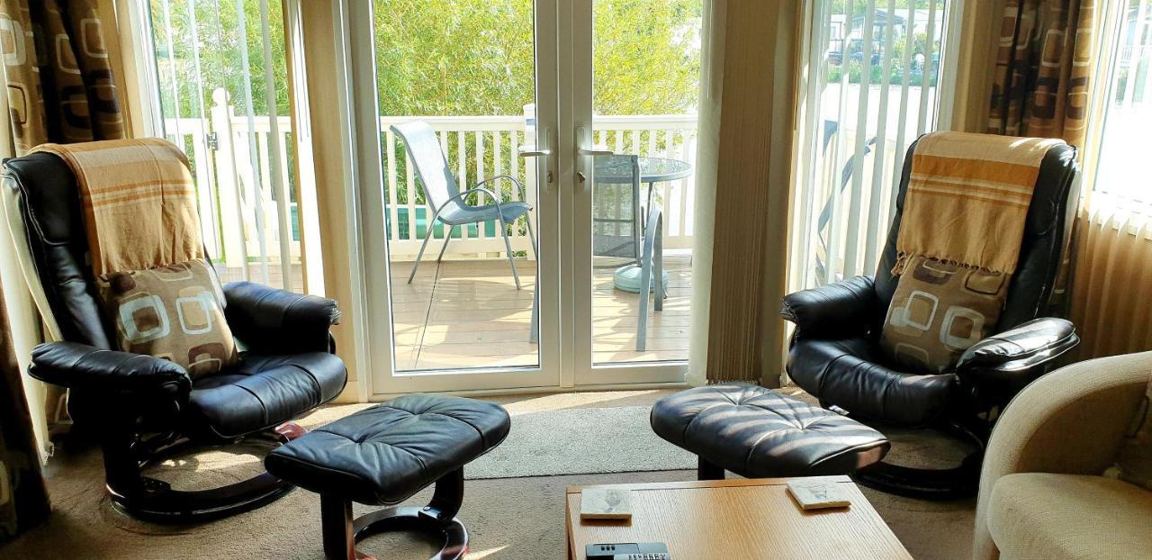 Lakeside Cotswold Holiday Home Cirencester Kültér fotó