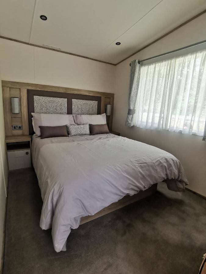 Lakeside Cotswold Holiday Home Cirencester Kültér fotó