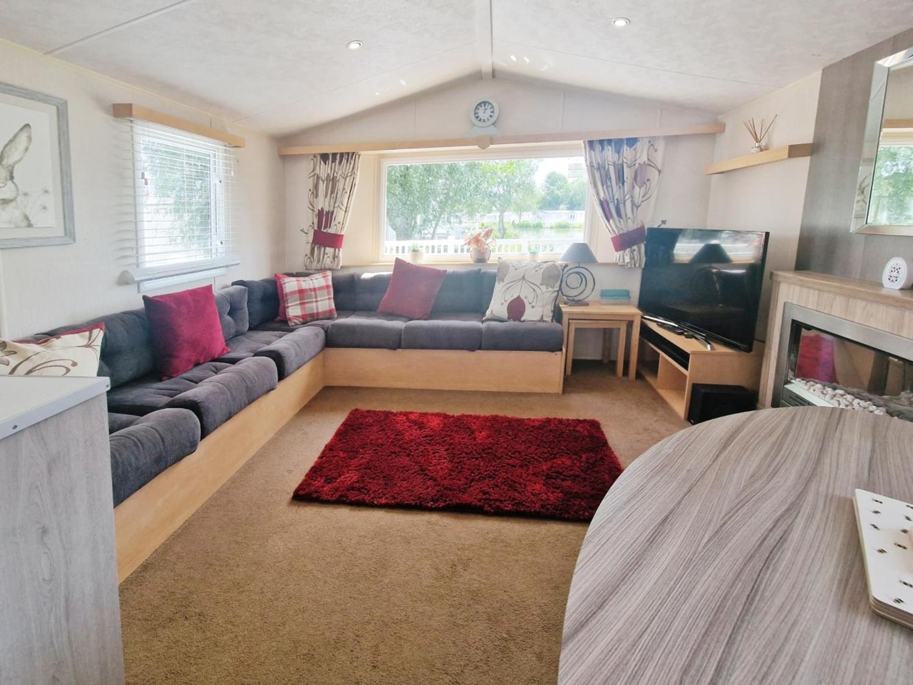 Lakeside Cotswold Holiday Home Cirencester Kültér fotó